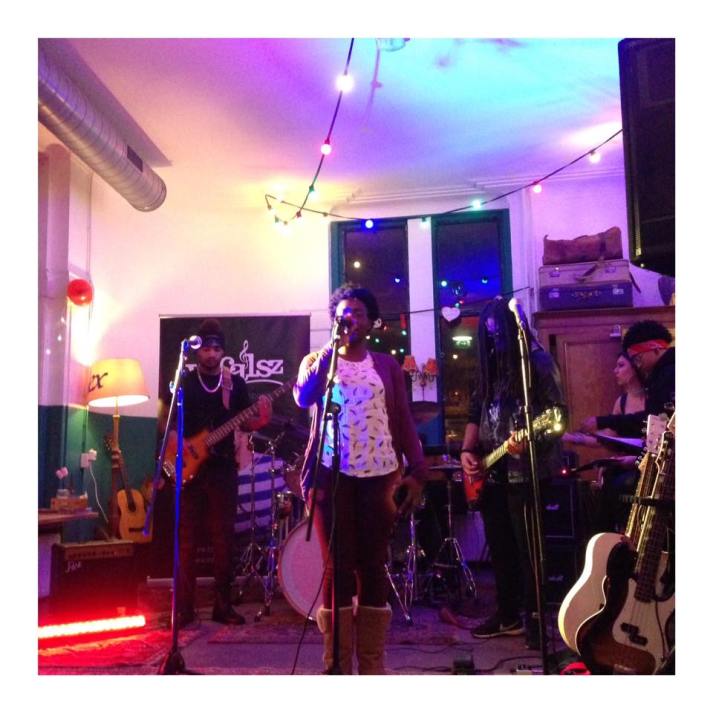 on-stage-at-hostel-rooms